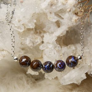 handgemaakte boulder opaal ketting in zilver