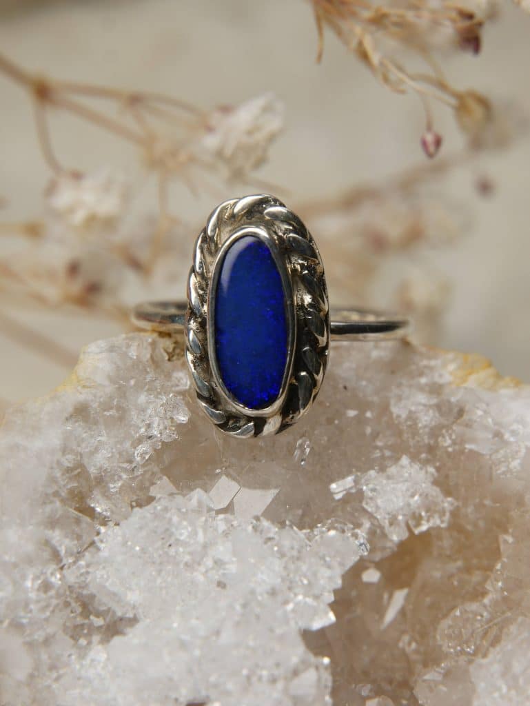 handgemaakte boulder opaal ring zilver