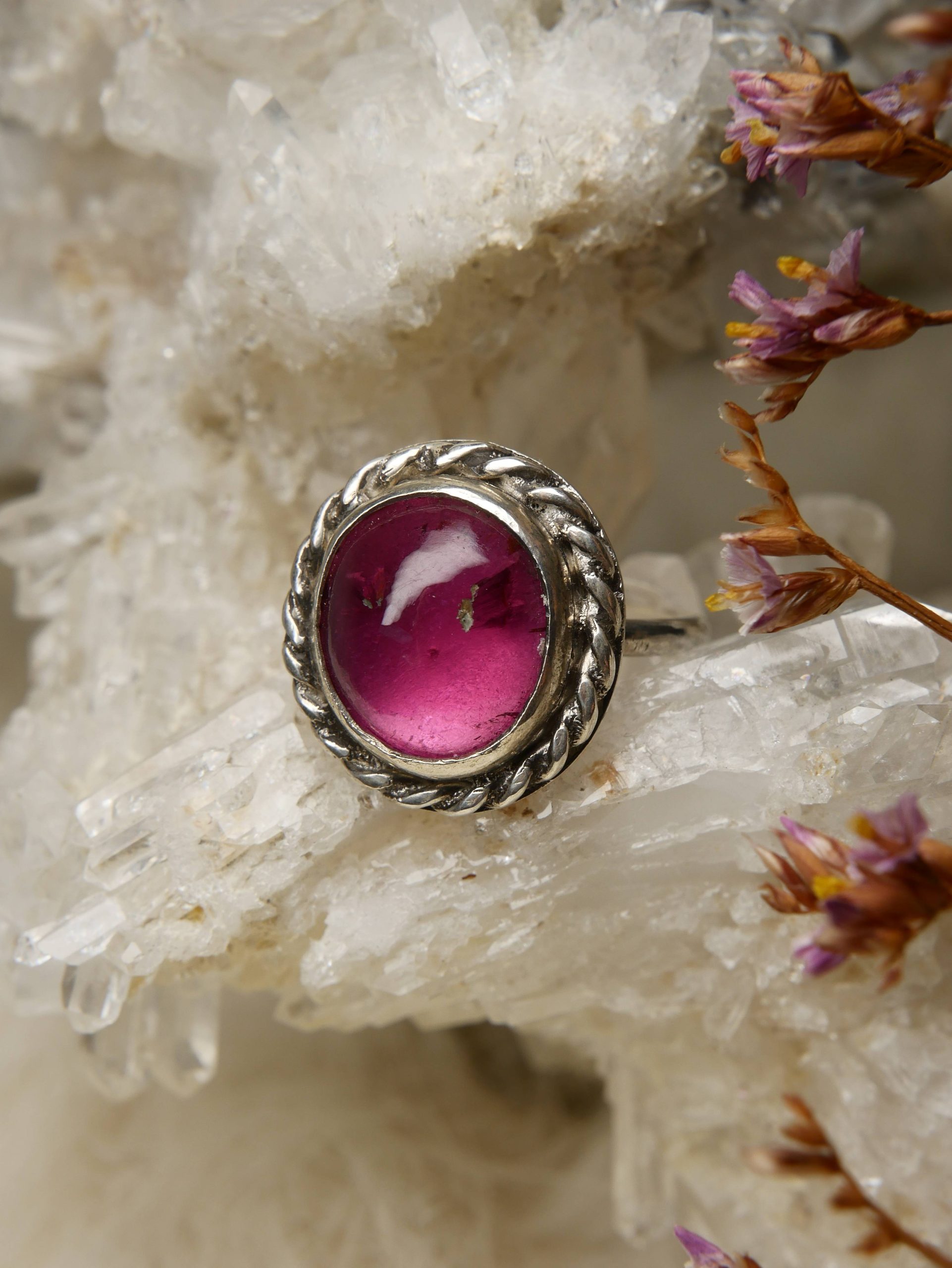 Handgemaakte roze toermalijn ring zilver