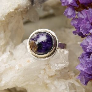 Charoiet ring maat 19