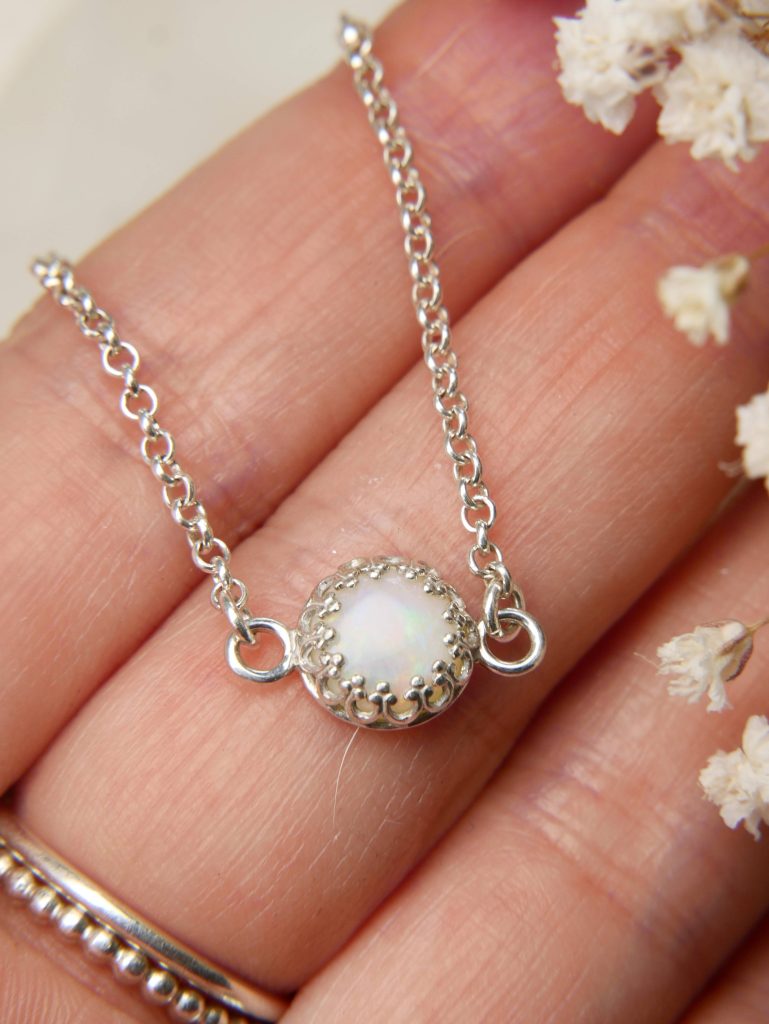 Lunar opaal ketting zilver handgemaakt